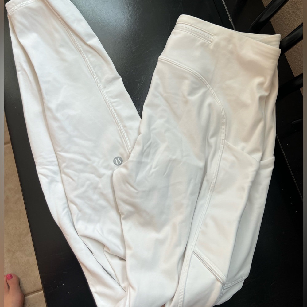 Lululemon white leggings with pockets
